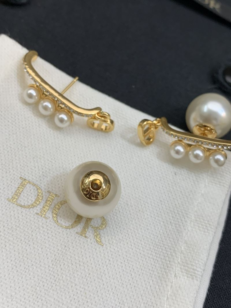 chr1st1an D10r earrings